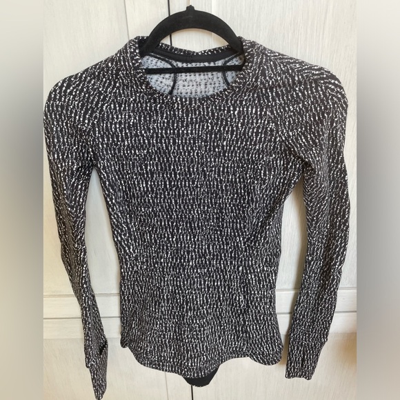 Lululemon runderful long sleeve top black and white long sleeve size 2 - Picture 2 of 4